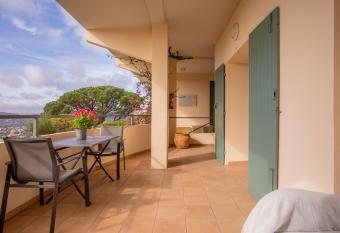 Le Mas Berliat N  7 has Balcony rooms