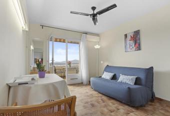 Le Mas Berliat N  9 has Balcony rooms