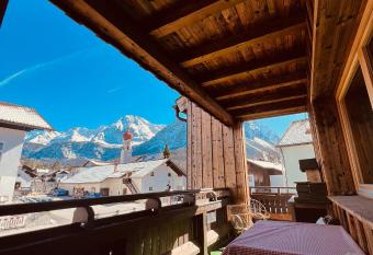 Chic has Balcony rooms