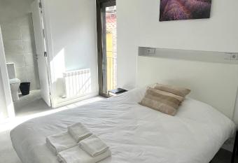 Hostal La Masia allows 18 year olds to book a room