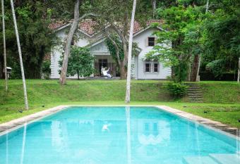 Siri Wedamadura Villa by Colonial Villas in Sri Lanka has Balcony rooms