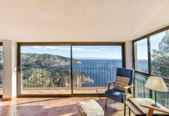 Villa Isabel has Balcony rooms