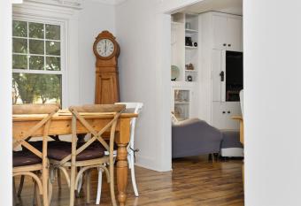 3 Houses 30 guests Country 14 acre Pecan Orchard allows 18 year olds to book a room