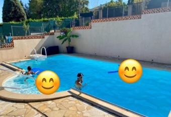 Agr  able studio au calme allows 18 year olds to book a room