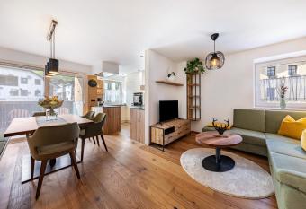 J N Appartement Spritzenhaus has Balcony rooms