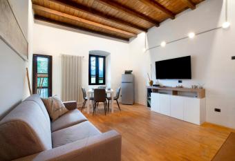 Hotel Locanda Leonardo App Bellagio has Balcony rooms