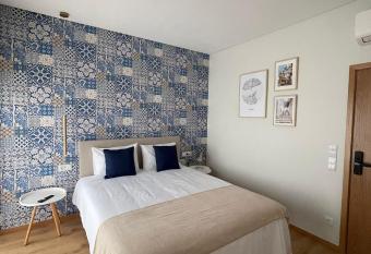 OPORTO Suites has Balcony rooms