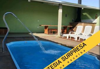 Casa do L  o Brotas allows 18 year olds to book a room