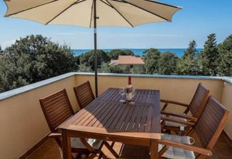 Klarta Ferienwohnung Novalja allows 18 year olds to book a room