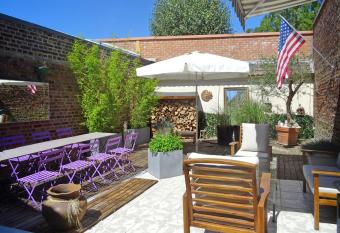 Chambres et Table d h  tes La Belle Lensoise has Balcony rooms