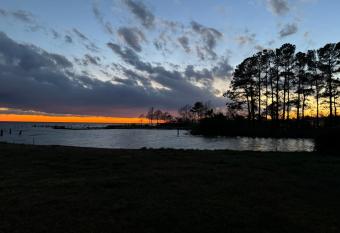 ~The SoundSide Bungalow~ allows 18 year olds to book a room