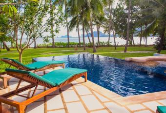 Amatapura Beachfront Villa 12, SHA Certified has Balcony rooms