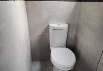 Sem s Guest Cottage allows 18 year olds to book a room