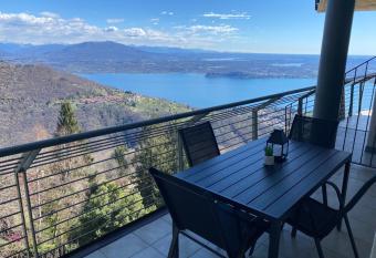 Dolcevista Apartment has Balcony rooms