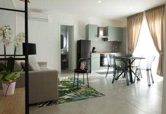 Villa Lucia has Balcony rooms