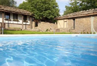 The Four Houses has Balcony rooms
