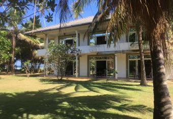 Raja Beach Hotel has Balcony rooms