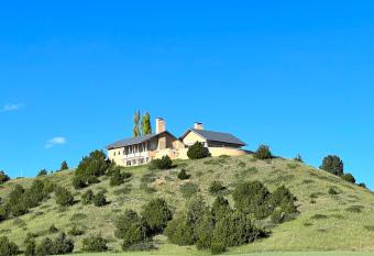 Theisen Vacation Home allows 18 year olds to book a room