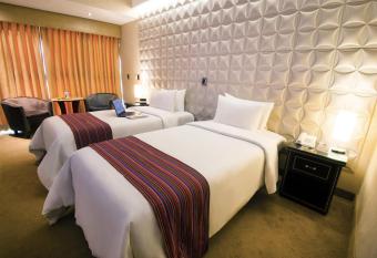 Luxury Inkari Hotel has rooms with a private hot tub