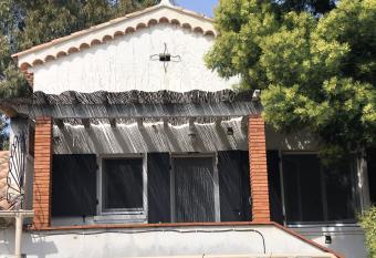 Les Lambrusques T2 avec jardin    300 m de la plage has Balcony rooms