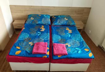 Apartm  n se dv  ma lo  nicemi has Balcony rooms