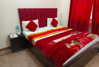 Second Home Family Hotel allows 18 year olds to book a room