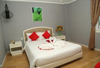 KaKa Hotel Han River allows 18 year olds to book a room