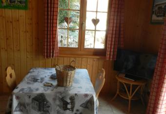 Waldruhe allows 18 year olds to book a room