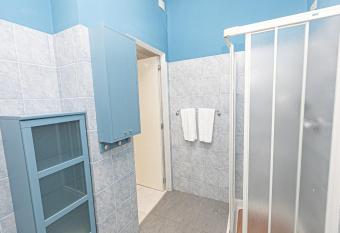 DIMORA CENTRO GENOVA has rooms with a private hot tub