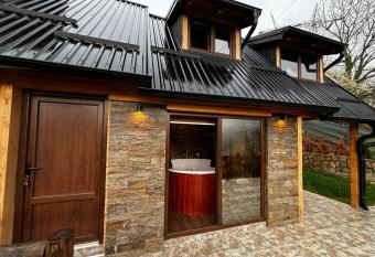 Vila na brdu sa   akuzi has Balcony rooms