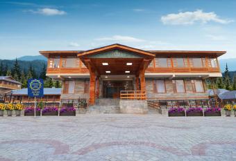 Ezzenza Swarg by Beas Golf Resort - Devlok Manali allows 18 year olds to book a room