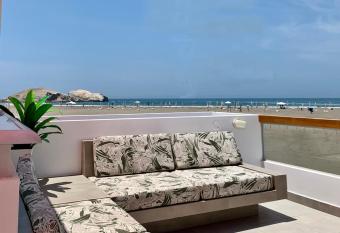 Exclusiva Casa de Playa frente al Mar has Balcony rooms