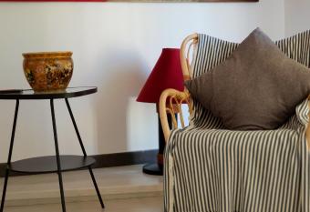 Hostal Bonanza allows 18 year olds to book a room