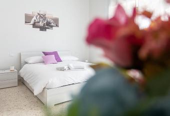 [Leo s House] smart Tv & Wi-Fi has Balcony rooms