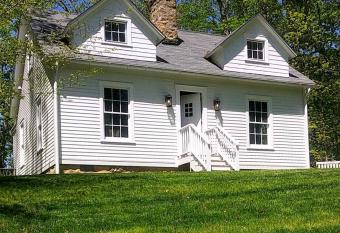 Historic Farmhouse by Nature Preserve allows 18 year olds to book a room