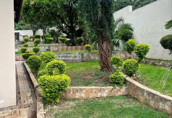 Omosa Guest House has Balcony rooms