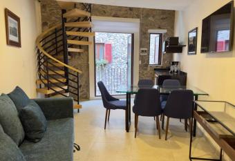 Loft Corleone en Val  Quirico allows 18 year olds to book a room