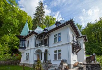 IL Piccolo Castello Busteni has Balcony rooms