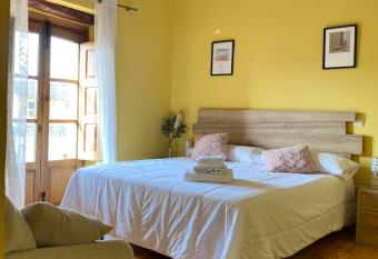 Hotel Restaurante Agapio de TRESNI  O has Balcony rooms