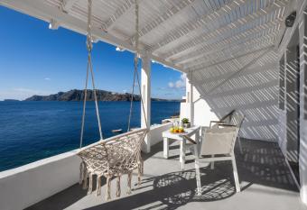 Lava Stone has Balcony rooms