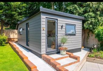 The Annex, Stratford Upon-Avon allows 18 year olds to book a room