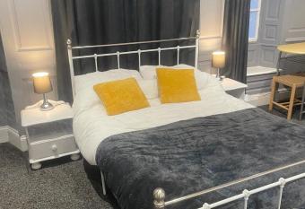 Lovely Getaway Apartment in Wisbech allows 18 year olds to book a room