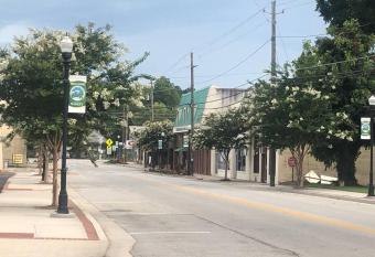 The Bungalow has Balcony rooms