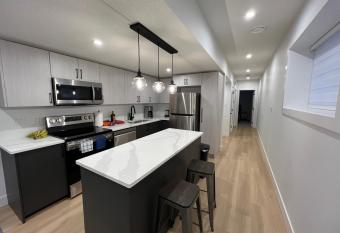 NEW Modern and Bright Suite near WEM allows 18 year olds to book a room