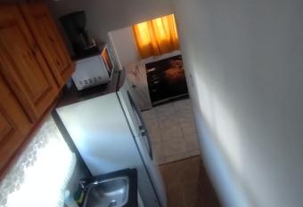 el pehu  n allows 18 year olds to book a room