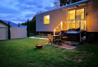 Entire Self-Contained Cabin on the Beautiful Mountain has Balcony rooms