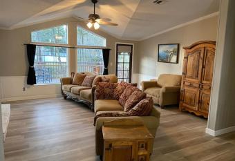 Florida Woodland Retreat allows 18 year olds to book a room