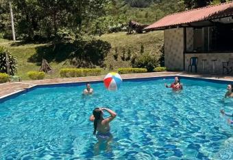 FINCA HOTEL TIERRA NUEVA CAMPESTRE has Balcony rooms