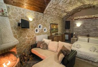 Anilia Guesthouse allows 18 year olds to book a room