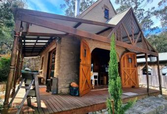 Heatherbell Cottage - A Cozy, Mudbrick Couples Getawys allows 18 year olds to book a room